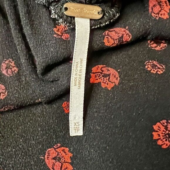 Free People Flowers in Her Hair Tunic Top Whimsygoth Fairy Size XS‎ - Picture 5 of 11